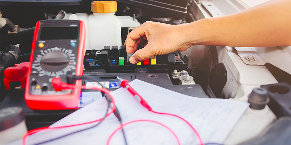 How to Make Sure Your Car Battery Doesn't Die this Winter - CAA South  Central Ontario